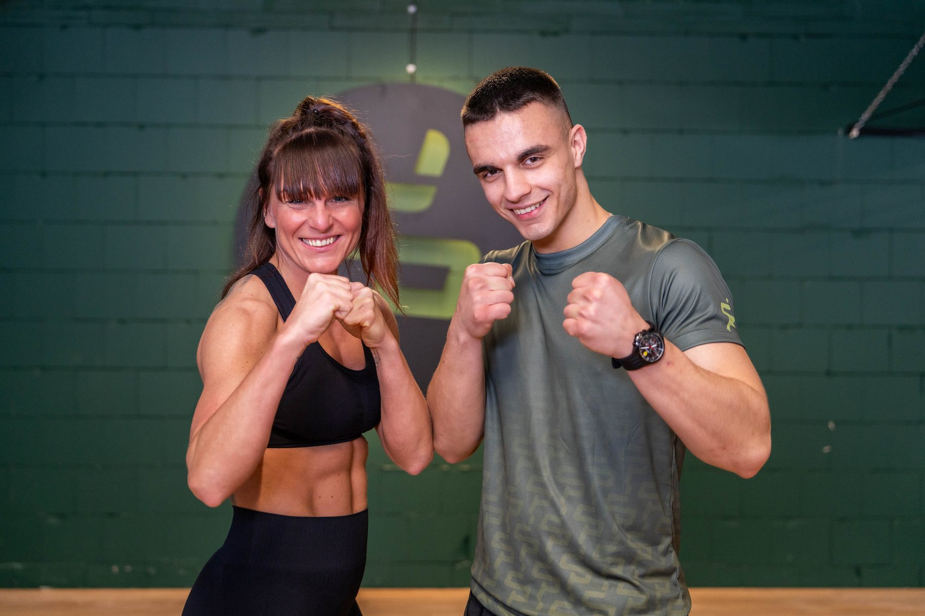 Trenerzy 100%GYM na sesji zdjęciowej