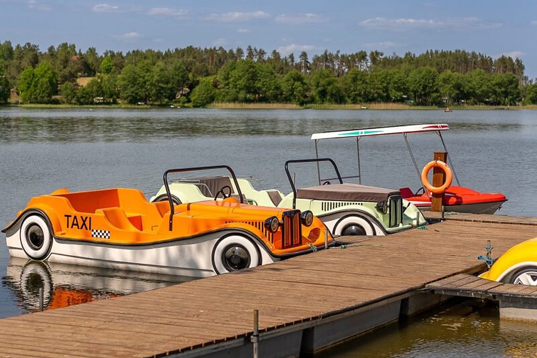 Rower wodny przy pomoście