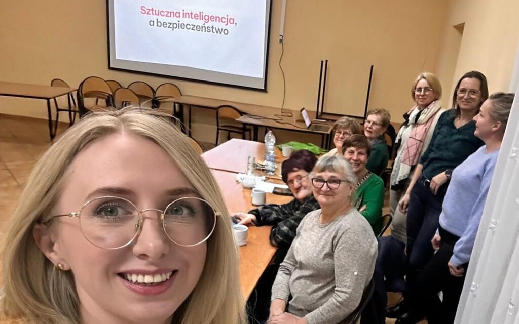 Danusia Pałubicka-Stenka na szkoleniu o sztucznej inteligencji i bezpieczeństwie